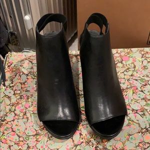 Chunky heel peep toe mule